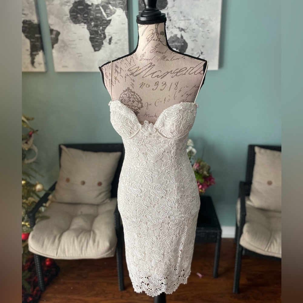 Baracci lace wedding dress with detachable overskirt - Picture 5 of 5